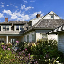 Beach Style Exterior by Ike Kligerman Barkley