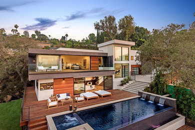 ロサンゼルスにあるコンテンポラリースタイルのおしゃれな家の外観の写真