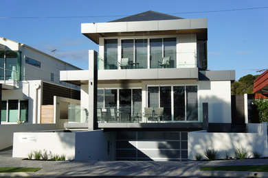アデレードにあるコンテンポラリースタイルのおしゃれな家の外観の写真