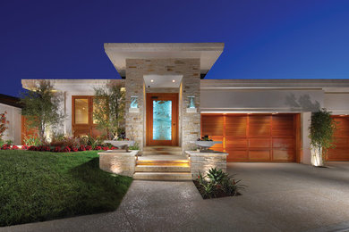 Contemporary house exterior in Orange County.