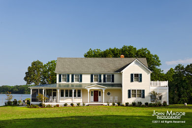 Country exterior home photo in Richmond