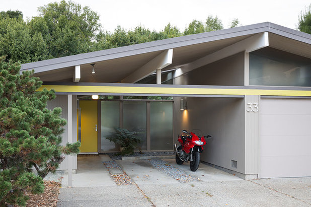 Midcentury Exterior by Gast Architects