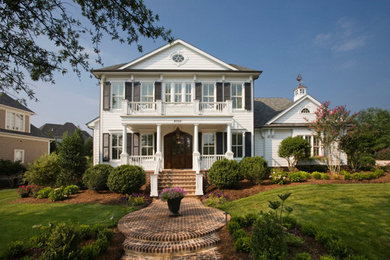 Photo of a traditional house exterior in Detroit.