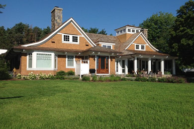 Example of an arts and crafts exterior home design in Grand Rapids