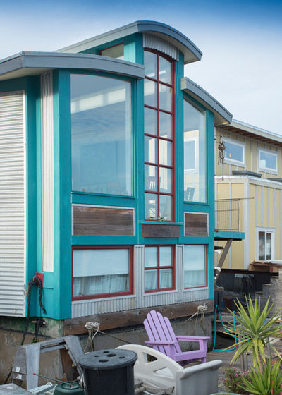 Beach Style Exterior by Margot Hartford Photography