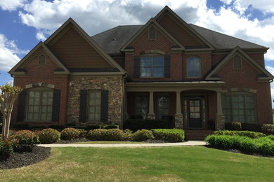 Inspiration pour une façade de maison craftsman.