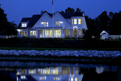 ローリーにあるトラディショナルスタイルのおしゃれな家の外観の写真