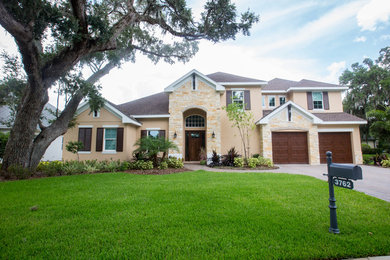 Exterior home photo in Tampa