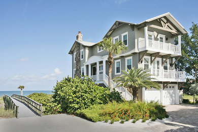 Coastal house exterior in Tampa.