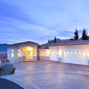 Okanagan Lake Residence