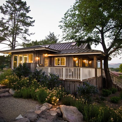 Country one-story exterior home photo in San Francisco