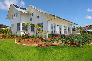 Coastal exterior home idea in Hawaii