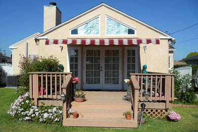 Example of an exterior home design in Los Angeles