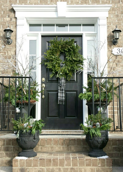 Transitional Exterior by FOCAL POINT STYLING