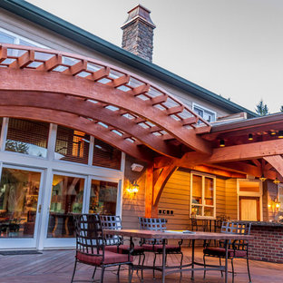 Outdoor Kitchen & Entertainment Patio