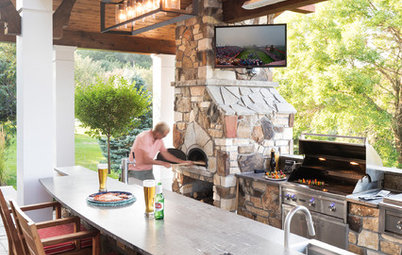 10 Party-Ready Specialty Outdoor Kitchen Features