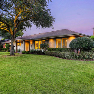 Contemporary exterior home idea in Houston