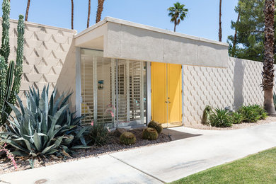 Mid-century modern exterior home idea in San Luis Obispo