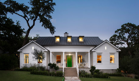 Houzz Tour: Unusual Mixes of Old and New in Texas