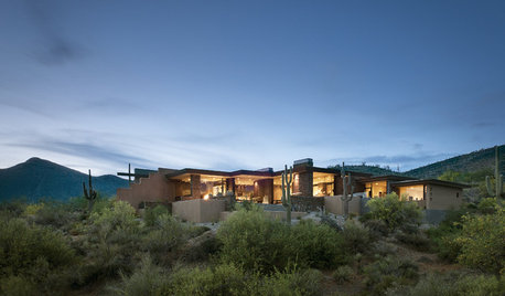 Houzz Tour: A Desert Stunner Highlights Nature