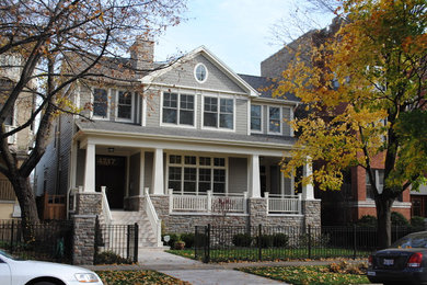 シカゴにあるトラディショナルスタイルのおしゃれな家の外観の写真