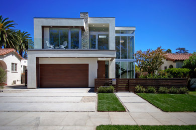 Minimalist two-story flat roof photo in Los Angeles