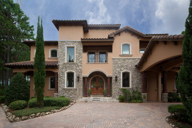 Trendy two-story exterior home photo in Orlando