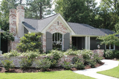Mid-sized traditional exterior home idea in Raleigh