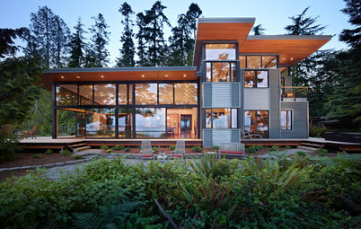 Houzz Tour: Natural Meets Industrial in a Canal-Side Washington Home