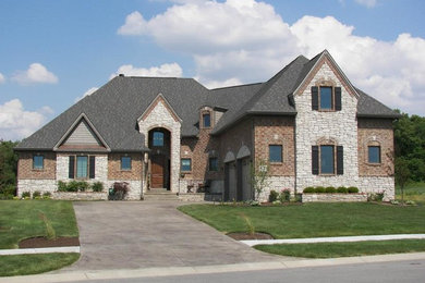 Traditional exterior home idea in Indianapolis
