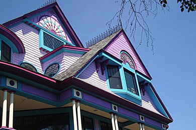 ミネアポリスにあるヴィクトリアン調のおしゃれな家の外観の写真