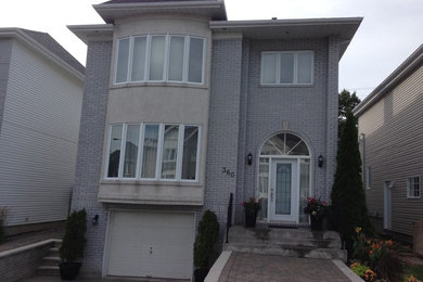 モントリオールにあるコンテンポラリースタイルのおしゃれな家の外観の写真