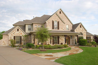Exterior home photo in Dallas