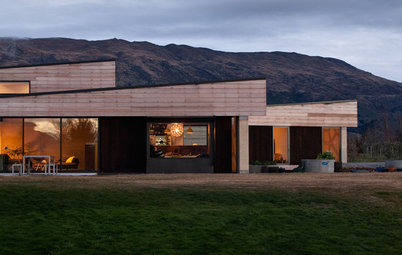 Houzz Tour: A Rammed-Earth House Built to Brave the Elements