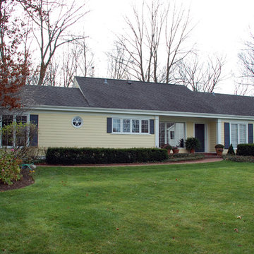 Ranch Style Home - Lake Forest, IL in James Hardie Fiber Cement Siding