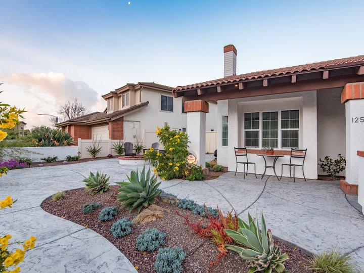 Contemporary Exterior - Tile