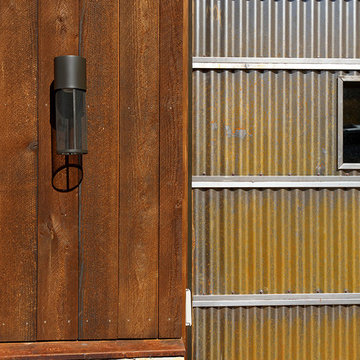 ranchwood™ Reclaimed Barn Wood Alternative – striking Colorado fall colors home