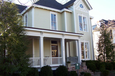 Example of a classic exterior home design in Birmingham