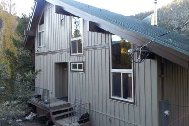 Design ideas for a traditional house exterior in Sacramento.