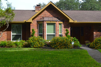 Country exterior home photo in Houston
