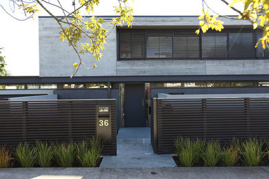 This is an example of a contemporary house exterior in Auckland.