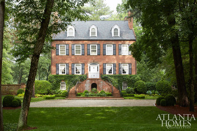 This is an example of a classic house exterior in Atlanta.