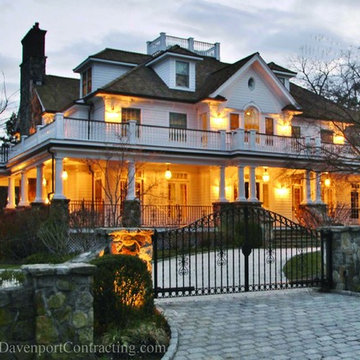 Renovated Old Greenwich Shore Colonial (6,355 square ft) in Private Association