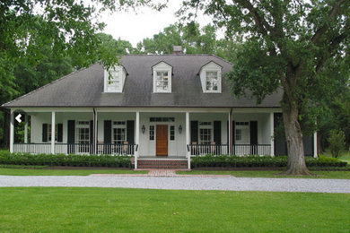 Country house exterior in New Orleans.