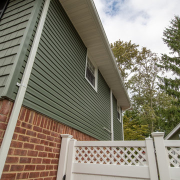 Right SIde Vinyl SIding, Soffit & Gutters w/AC Line-sets housed in PVC Channel
