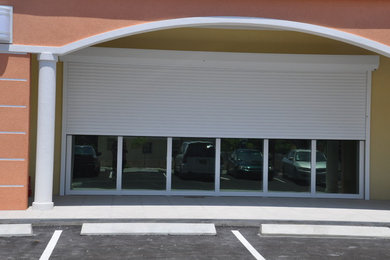 Example of an exterior home design in Orlando