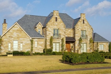 House exterior photo in Houston with a shingle roof