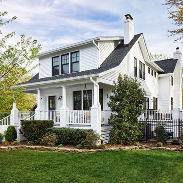 Urban Lake Bungalow in the Heart of Rosemont