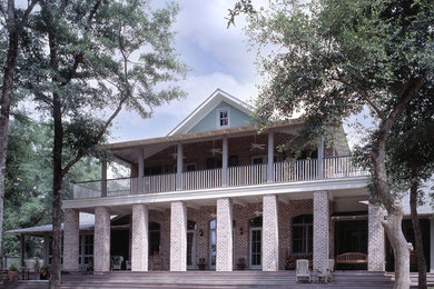 Traditional house exterior in Charleston.