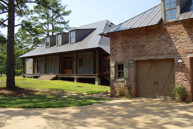 Example of a mountain style exterior home design in New Orleans